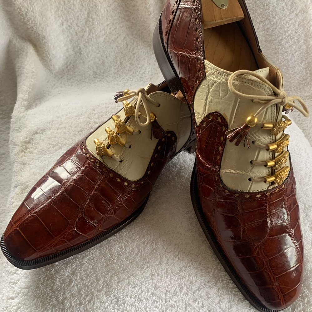 Mauri Men’s two tone brown/cream dress shoe size 11.